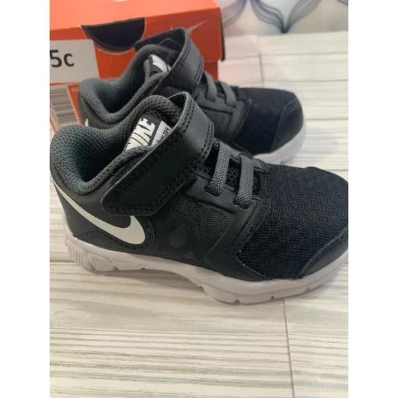 Nike Flex Supreme TR 4 Black Kids Shoe - Picture 1 of 14